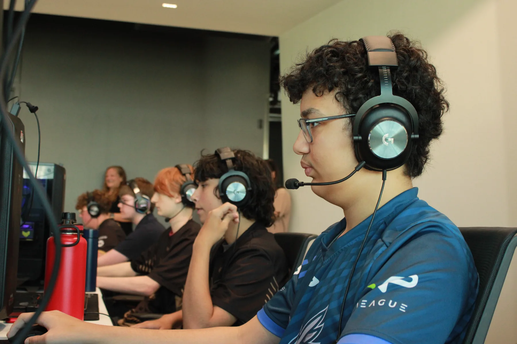 Youth esports players locked in during Dignitas bootcamp sessions